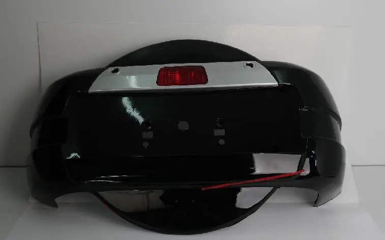 BACK DOOR LICENSE PLATE GARNISH