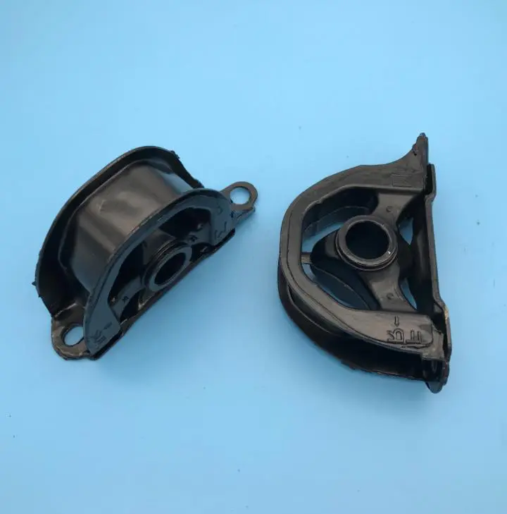 ENGINE MOUNTING INSULATOR