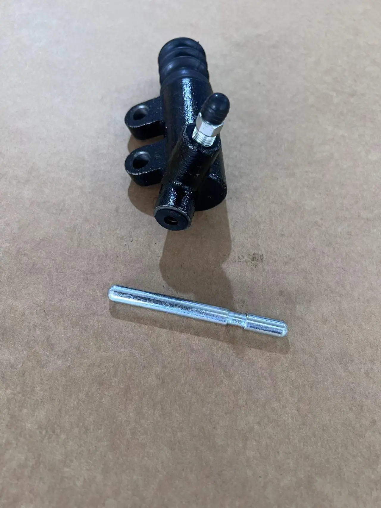 CLUTCH RELEASE CYLINDER