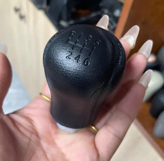 KNOB,GEARSHIFT LEVER