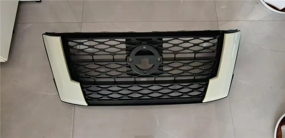 RADIATOR GRILLE (BUMPER GRILLE)