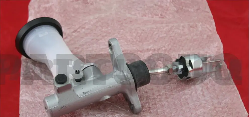 CLUTCH MASTER CYLINDER