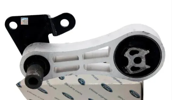 ENGINE MOUNTING INSULATOR