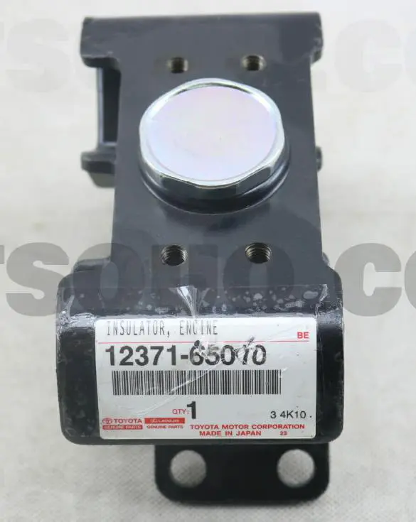 ENGINE MOUNTING INSULATOR