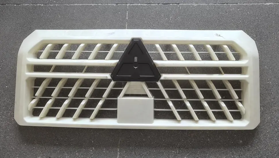 RADIATOR GRILLE (BUMPER GRILLE)