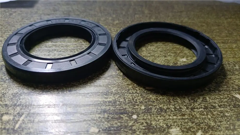 ENGINE OIL SEAL