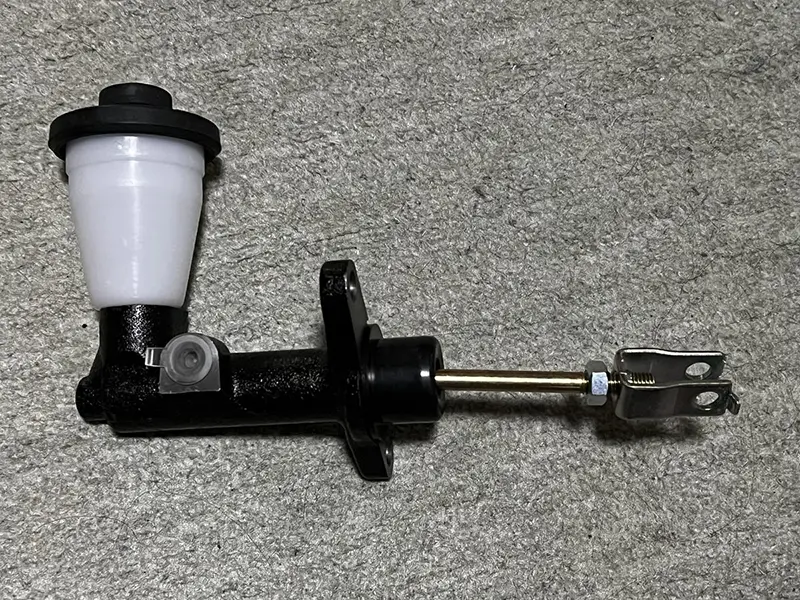 CLUTCH MASTER CYLINDER