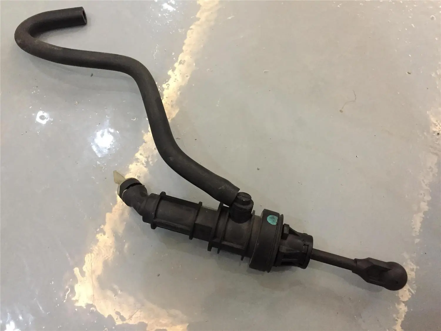 CLUTCH MASTER CYLINDER