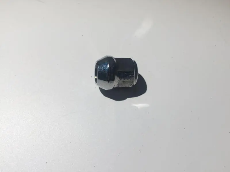 NUT-WHEEL HUB